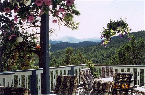 Swiss Chalet Inn Рюидозо Екстериор снимка