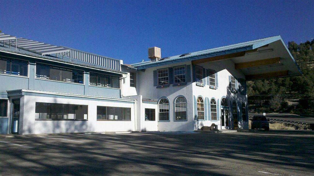 Swiss Chalet Inn Рюидозо Екстериор снимка